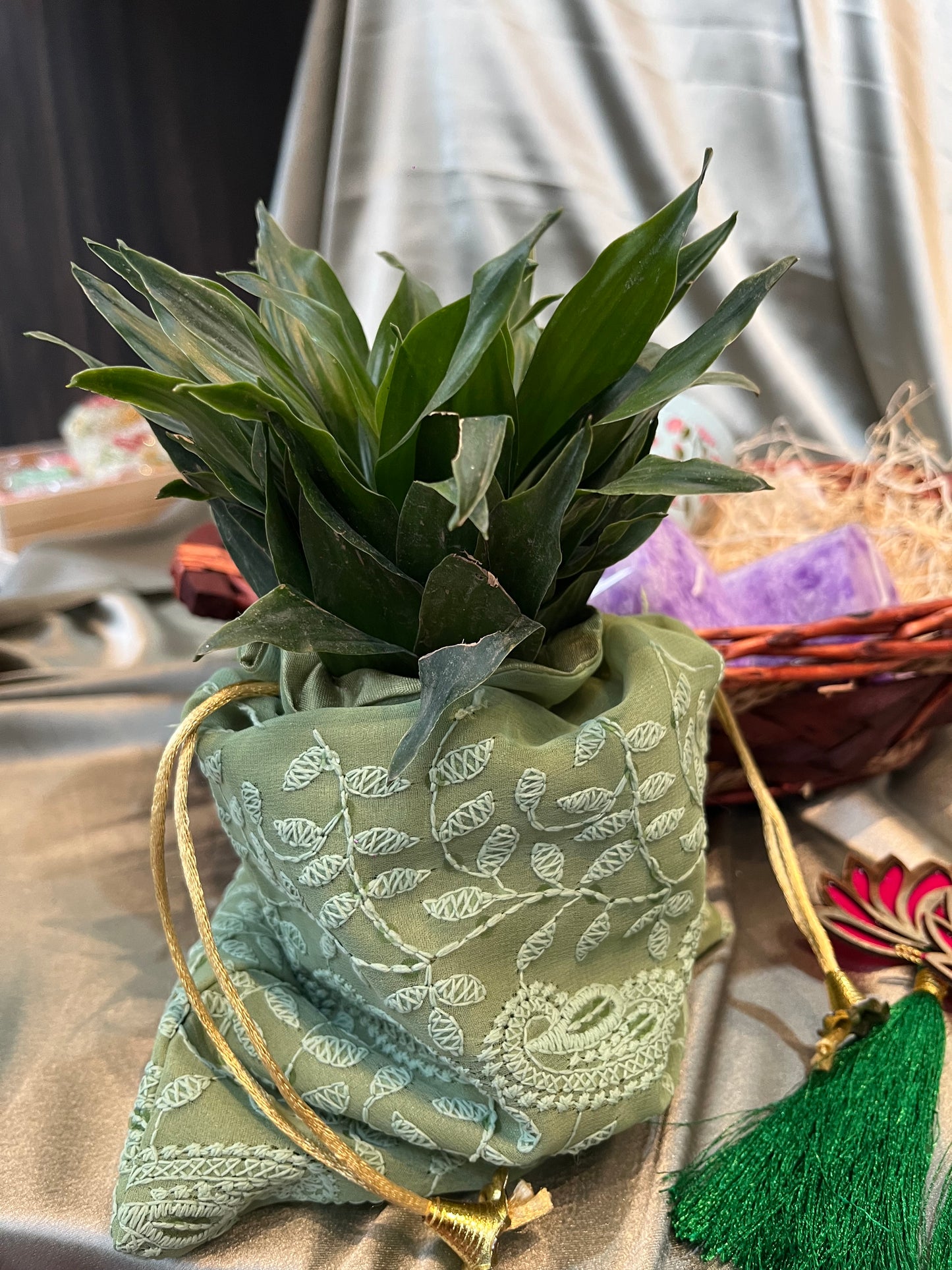 Green Anaar Rustic Bascket Hamper