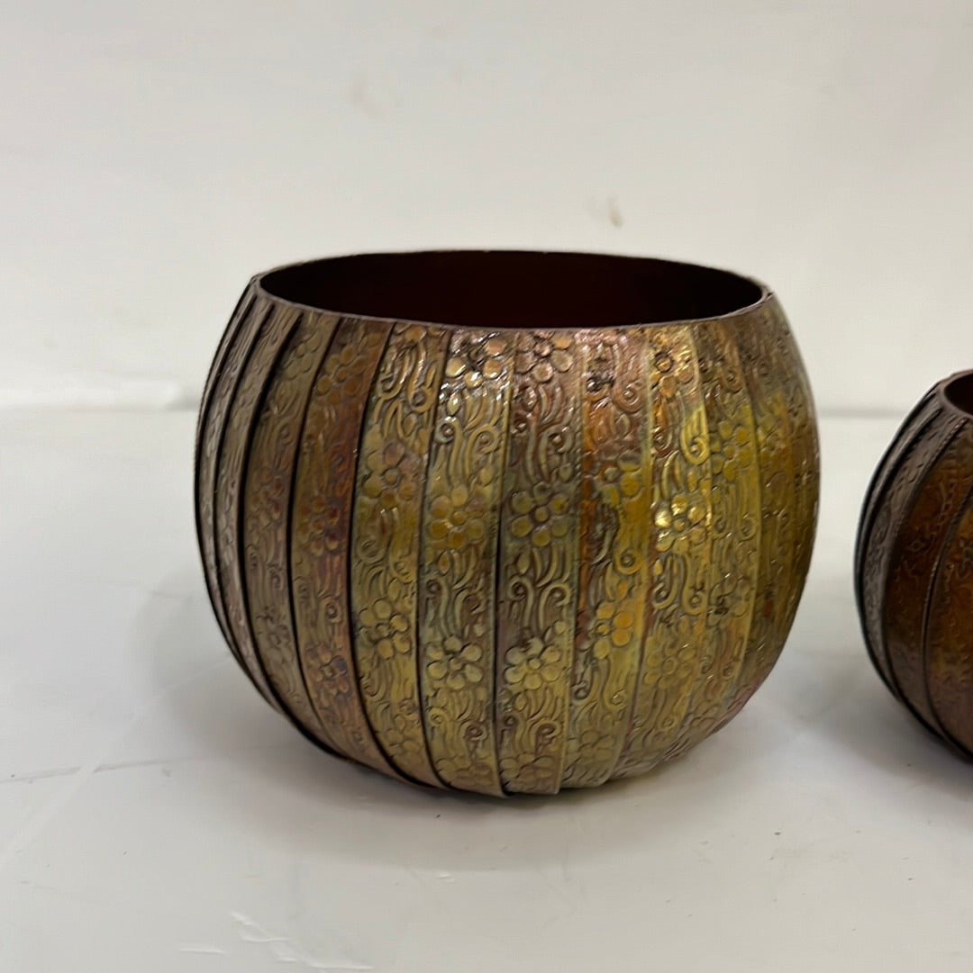 Set of 2 small pots
