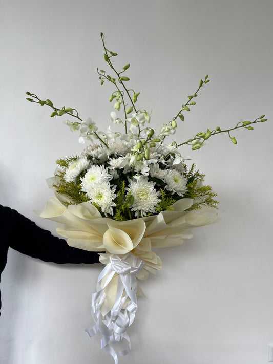 GreenyWhite mist bloom garden