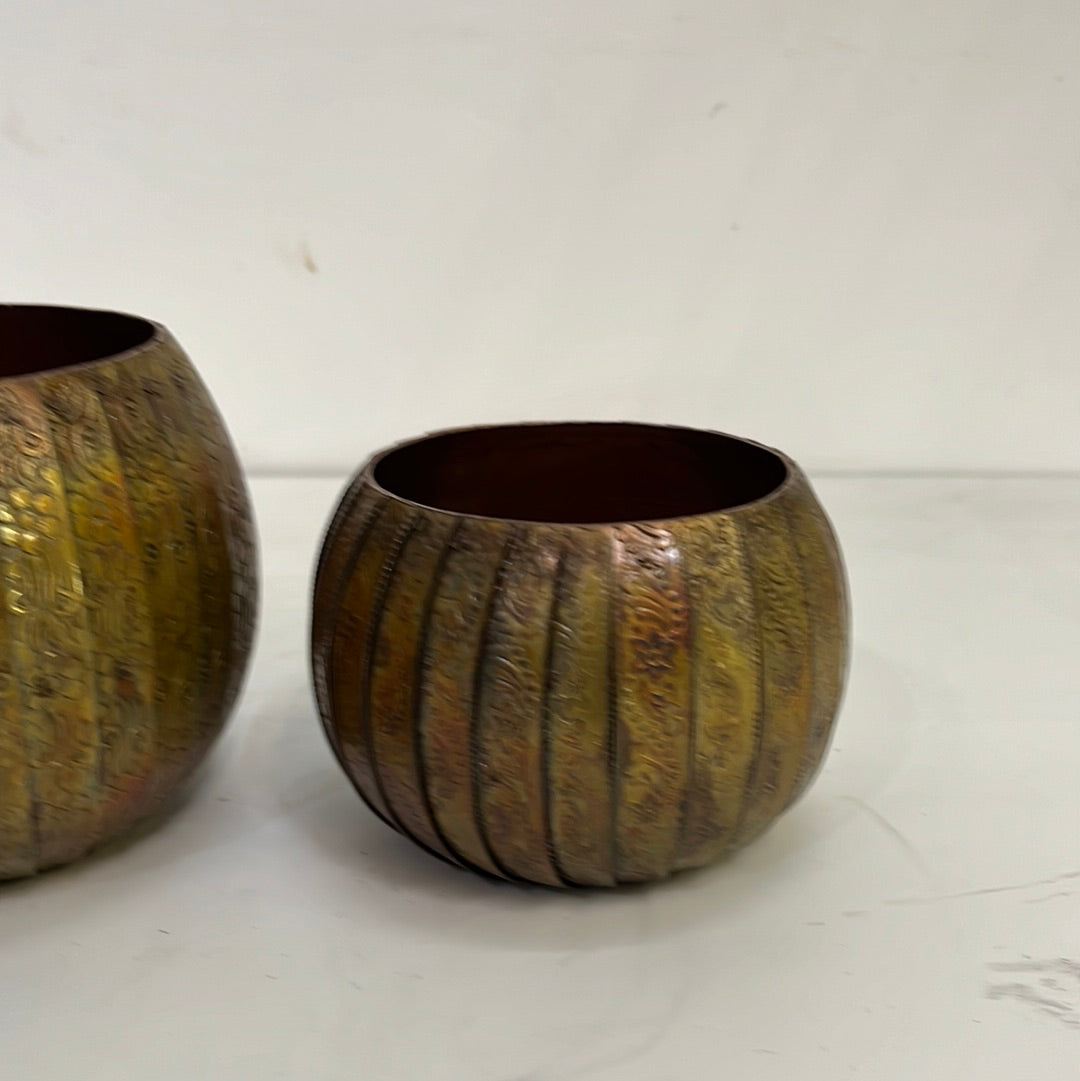 Set of 2 small pots